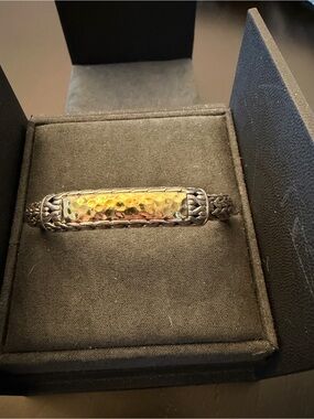 John Hardy Palu ID Bracelet 
Two-Tone Hammered ID Bracelet - Silver & Gold